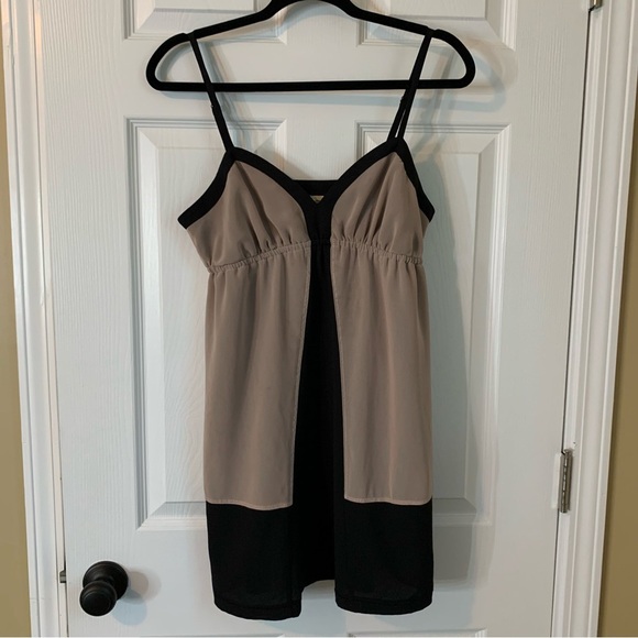 Silence + Noise Urban Outfitters Colorblock Sleeveless Babydoll Dress, size M - Picture 8 of 8